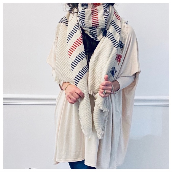 ShopEvelynne Accessories - ✨RESTOCKED✨Gorgeous oversized Cashmere scarf/shawl